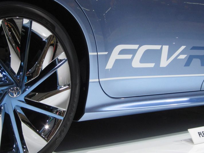 65 - Toyota FCV-R lofo FCV-R