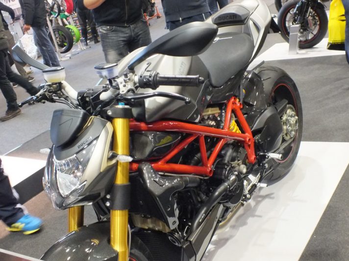 Ducati Streetfighter S - Profilo alto
