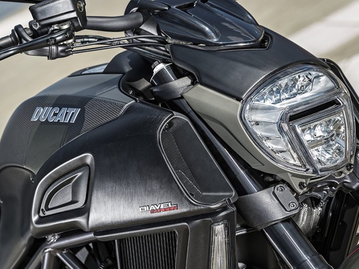 Ducati Diavel Carbon 2016        