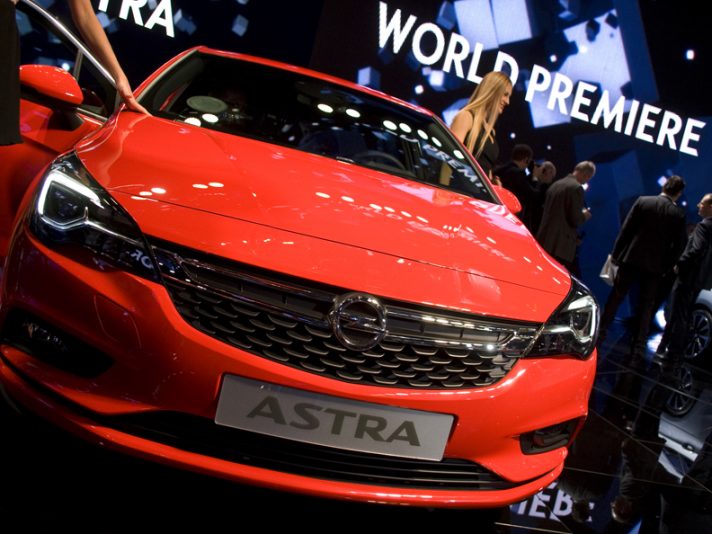 Opel Astra frontale 5 - Salone Francoforte 2015
