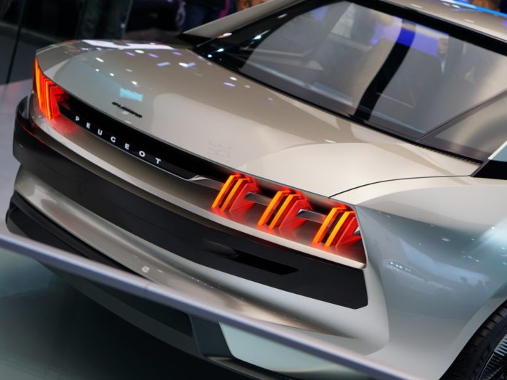 Peugeot e-Legend Concept dettaglio coda 2 - Parigi 2018