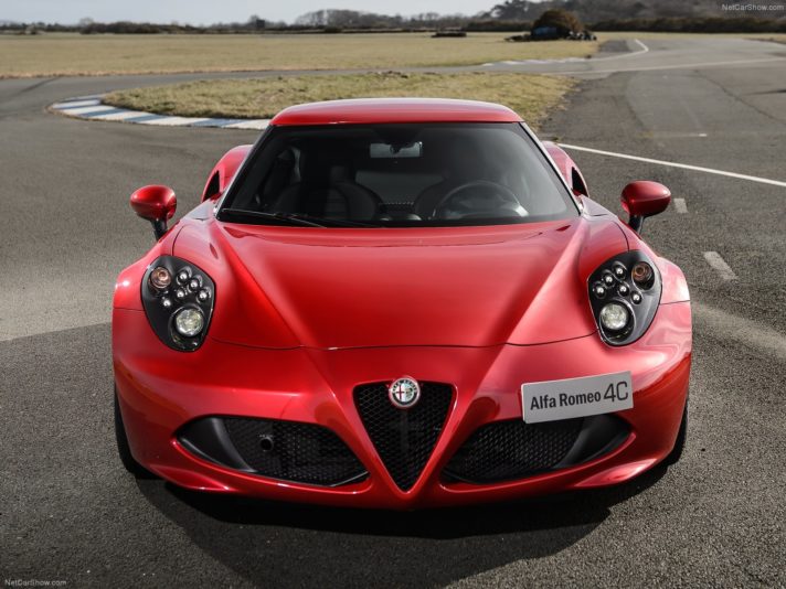 Alfa Romeo 4C frontale
